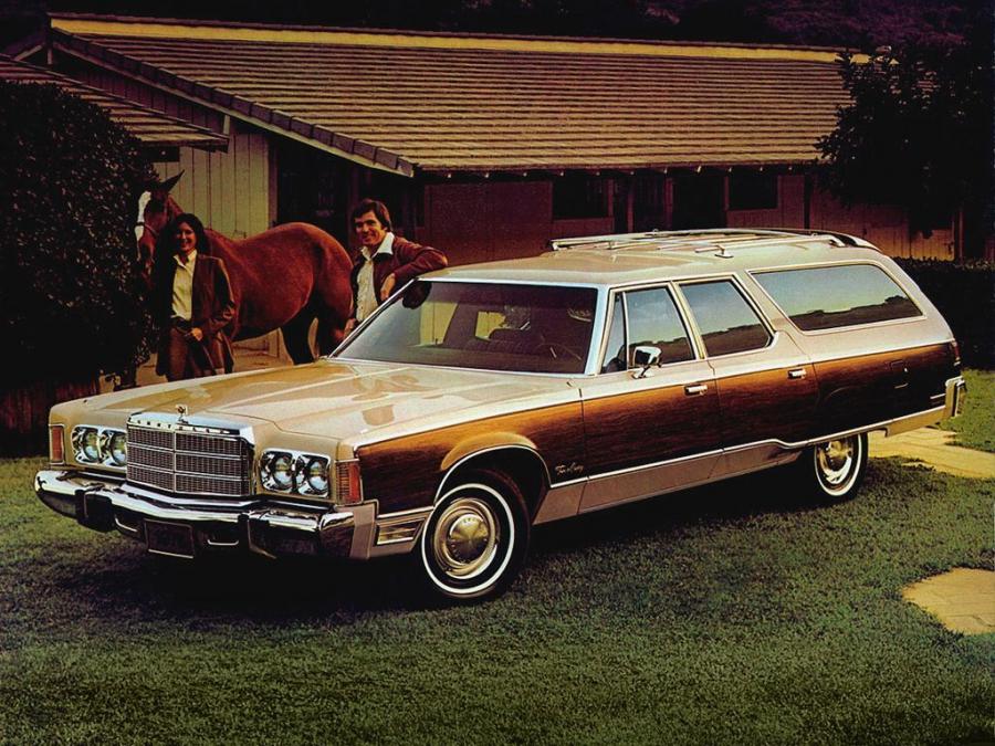  Chrysler Town & Country 1976 года  (фото 2 из 2)